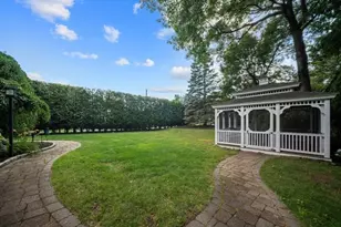 10 Juniper Hill Rd, Waltham, MA 02452 - Photo 37