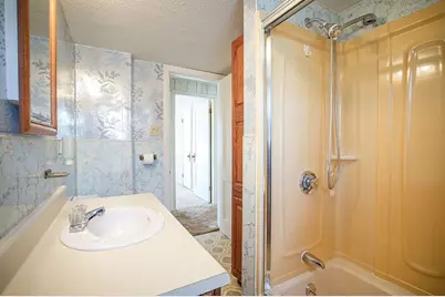 64 Ridgewood Avenue, Holyoke, MA 01040 - Photo 23