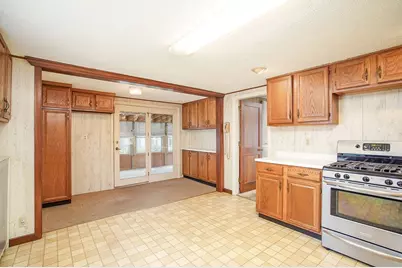 64 Ridgewood Avenue, Holyoke, MA 01040 - Photo 9