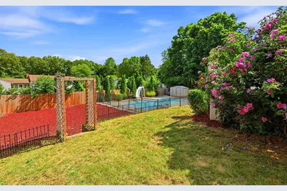 1056 North West St, Agawam, MA 01001 - Photo 41