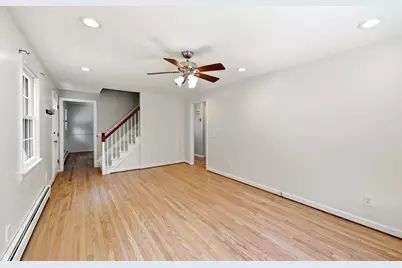 1056 North West St, Agawam, MA 01001 - Photo 13