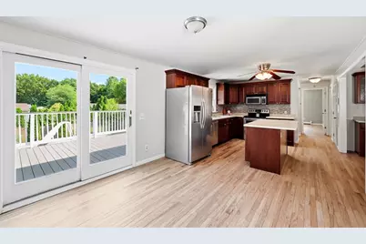 1056 North West St, Agawam, MA 01001 - Photo 7