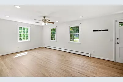 1056 North West St, Agawam, MA 01001 - Photo 15