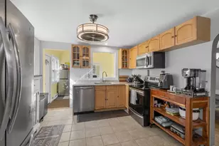 77 Valley Rd, Dracut, MA 01826 - Photo 11
