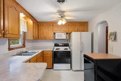 16 Davis Rd, Stoughton, MA 02072 - Photo 3