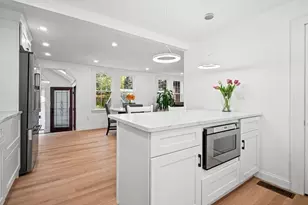 7 Brandon St, Lexington, MA 02420 - Photo 9