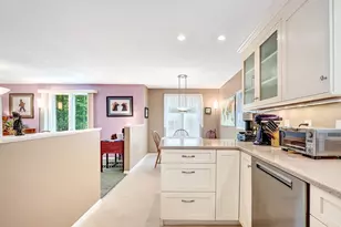 8 Pilgrim Dr, Westford, MA 01886 - Photo 11