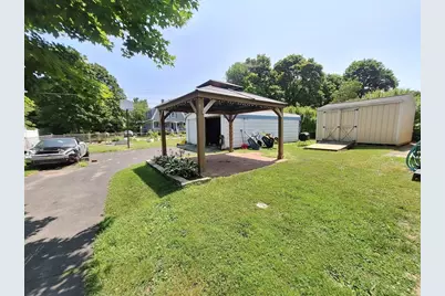 407 Clarendon St, Fitchburg, MA 01420 - Photo 7