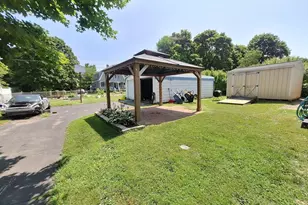 407 Clarendon St, Fitchburg, MA 01420 - Photo 7