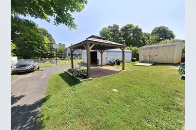 407 Clarendon St, Fitchburg, MA 01420 - Photo 7