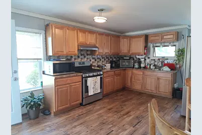 407 Clarendon St, Fitchburg, MA 01420 - Photo 13