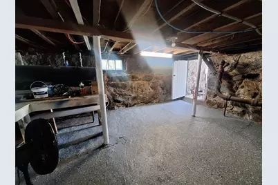 407 Clarendon St, Fitchburg, MA 01420 - Photo 27