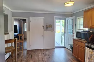 407 Clarendon St, Fitchburg, MA 01420 - Photo 11