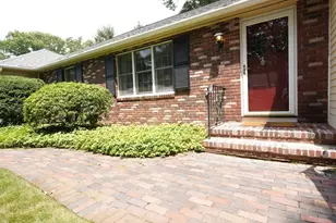 41 Wagon Wheel Rd, North Attleboro, MA 02760 - Photo 5