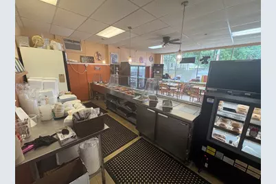 548 South St, Holyoke, MA 01040 - Photo 7