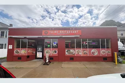 548 South St, Holyoke, MA 01040 - Photo 1