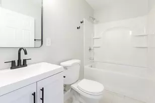 22 Lakeside Ave, Webster, MA 01570 - Photo 9