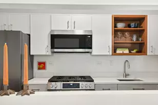 6 Whittier Pl, Boston, MA 02114 - Photo 9