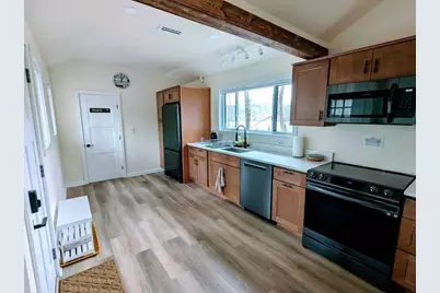 35 Willowwood Ave, Stoughton, MA 02072 - Photo 7
