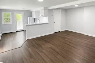 9 Avon Pl, Haverhill, MA 01832 - Photo 5