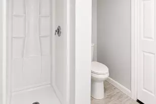 9 Avon Pl, Haverhill, MA 01832 - Photo 9