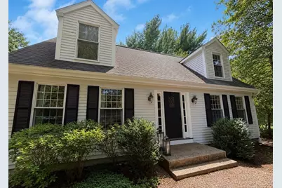 135 Lawndale Rd, Mansfield, MA 02048 - Photo 3