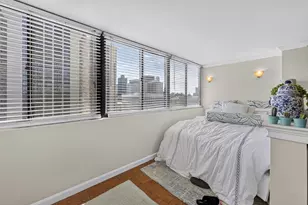 2 Hawthorne Pl, Boston, MA 02114 - Photo 9
