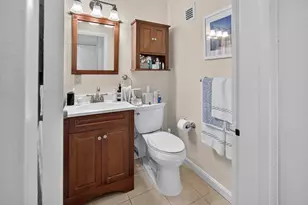 2 Hawthorne Pl, Boston, MA 02114 - Photo 11