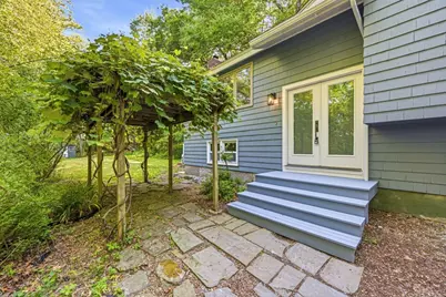 7 Hillcrest Dr, Acton, MA 01720 - Photo 3