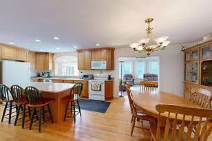 42 Clear Pond Rd, Lakeville, MA 02347 - Photo 9