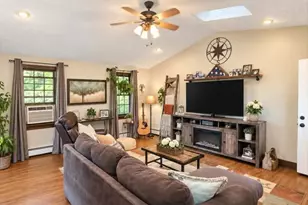 18 Hunnewell Rd, Worcester, MA 01606 - Photo 9
