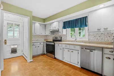 174 Hopkins Pl, Longmeadow, MA 01106 - Photo 21