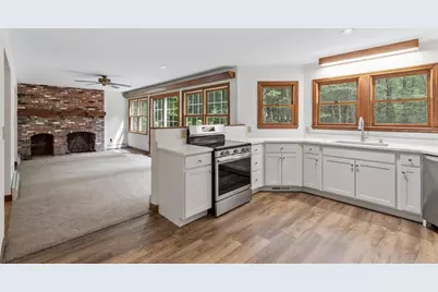 686 Scott Rd, Fitchburg, MA 01420 - Photo 15