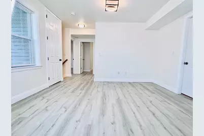 164 Ashburnham St #2, Fitchburg, MA 01420 - Photo 5