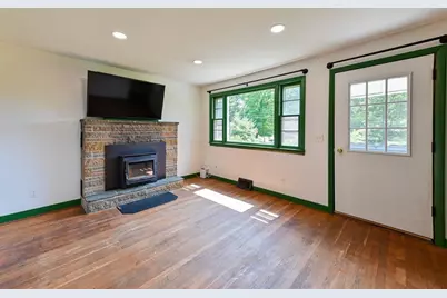 7 Darrel Ave, Granby, MA 01033 - Photo 3