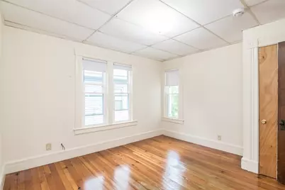 10 Revere St, Springfield, MA 01108 - Photo 7