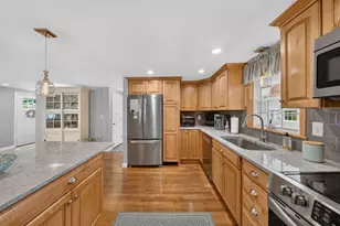 81 Juniper Dr, Norwood, MA 02062 - Photo 9