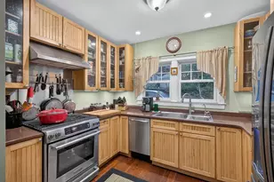 10 Snows Ln, Provincetown, MA 02657 - Photo 3