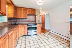 253 Central St, Hudson, MA 01749 - Photo 9
