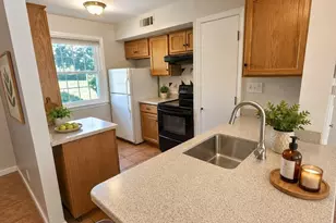 2003 Windsor Dr, Framingham, MA 01701 - Photo 3