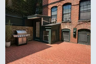 28 Phillips St #M, Boston, MA 02114 - Photo 13