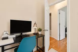 28 Phillips St, Boston, MA 02114 - Photo 9