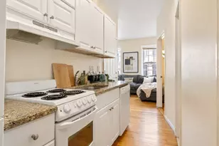 28 Phillips St, Boston, MA 02114 - Photo 1