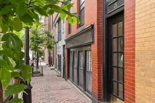 28 Phillips St, Boston, MA 02114 - Photo 13