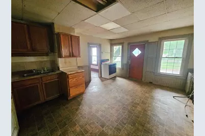 8-10 Aspen St, Ware, MA 01082 - Photo 9