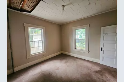 8-10 Aspen St, Ware, MA 01082 - Photo 11