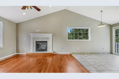 83 Waterman Ave, East Longmeadow, MA 01028 - Photo 9