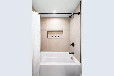 6-8 Weld Hill St, Boston, MA 02130 - Photo 7