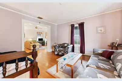 25 Garfield St, Greenfield, MA 01301 - Photo 3