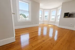 9 Orchard St, Malden, MA 02148 - Photo 3